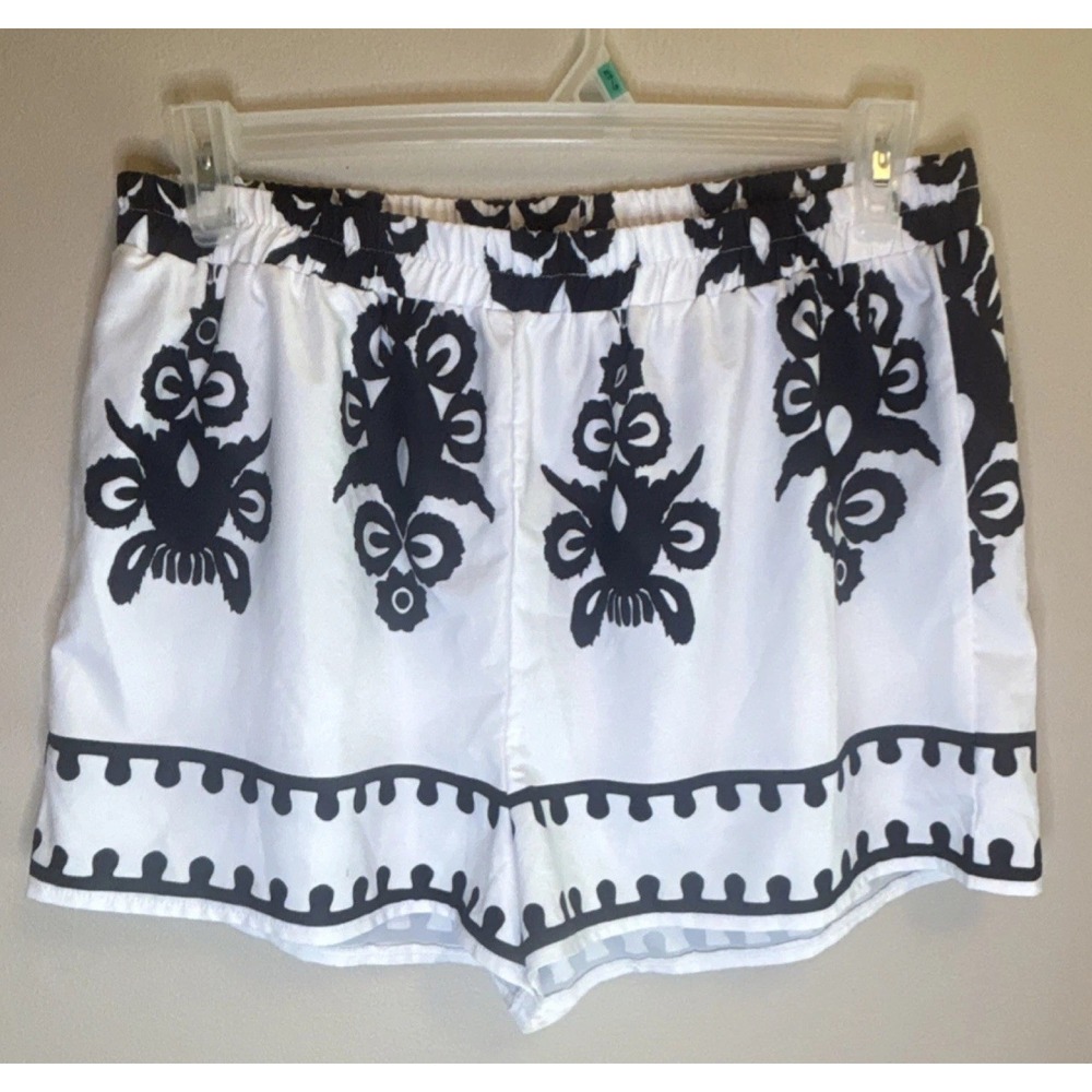 SHEIN White Black Geometric Women's Shorts 1XL Elastic Waist Pull On Curve